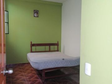 SE VENDE CASA DE PLAYA EN CALLE COMERCIO,    CERRO AZUL
