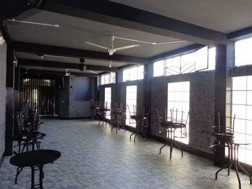SE VENDE CASA DE PLAYA EN CALLE COMERCIO,    CERRO AZUL