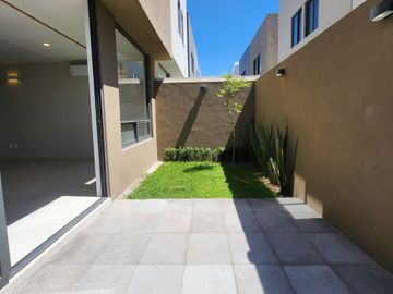 Casa Nueva en Venta en Parques Vallarta en Zapopan