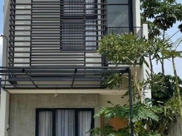 RUMAH DIJUAL MURAH PERUMAHAN 2 LANTAI DI CINANGKA SAWANGAN DEPOK DEKAT TERMINAL PONDOK CABE JUAL