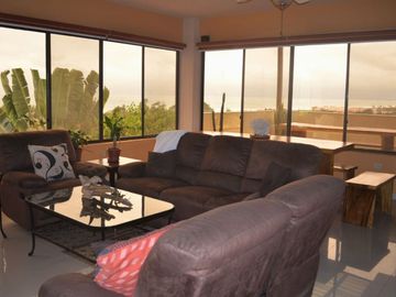 casa con vista al mar de venta en puerto cayo