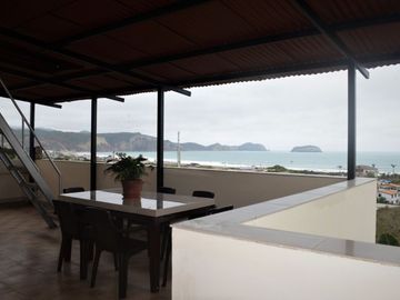 casa con vista al mar de venta en puerto cayo