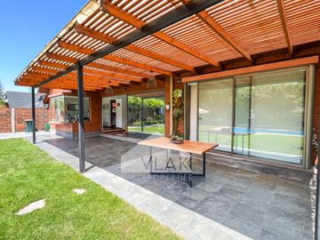 Excelente, Amplia Y Gran Terreno 6d-5b En Condominio Cerrado