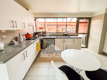 Excelente, Amplia Y Gran Terreno 6d-5b En Condominio Cerrado