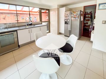 Excelente, Amplia Y Gran Terreno 6d-5b En Condominio Cerrado