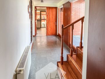 Excelente, Amplia Y Gran Terreno 6d-5b En Condominio Cerrado