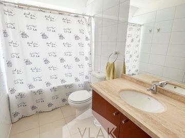 Excelente, Amplia Y Gran Terreno 6d-5b En Condominio Cerrado