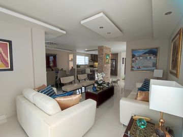 casa en urbanización de venta en manta zona sur