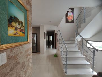 casa en urbanización de venta en manta zona sur