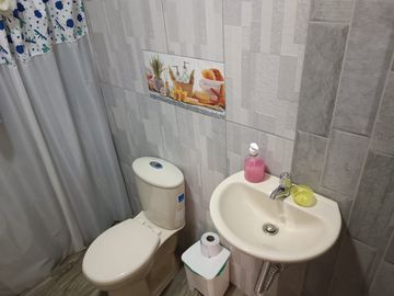 VICTORIA, SE VENDE CASA GRANDE UN PISO EXCELENTE UBICACION