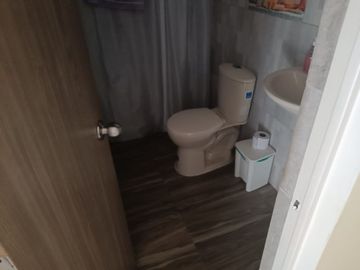 VICTORIA, SE VENDE CASA GRANDE UN PISO EXCELENTE UBICACION