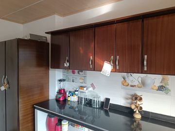 VICTORIA, SE VENDE CASA GRANDE UN PISO EXCELENTE UBICACION