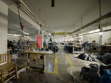 VENDO impresionante oportunidad de propiedad para fines industriales a pasos de la Av. Canto Bello a precio sin igual.
