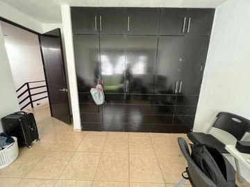VENTA CASA CON ESTUDIO EN PLANTA BAJA EN JURIQUILLA QUERETARO