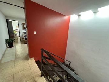 VENTA CASA CON ESTUDIO EN PLANTA BAJA EN JURIQUILLA QUERETARO
