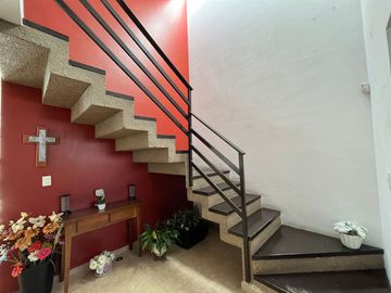 VENTA CASA CON ESTUDIO EN PLANTA BAJA EN JURIQUILLA QUERETARO