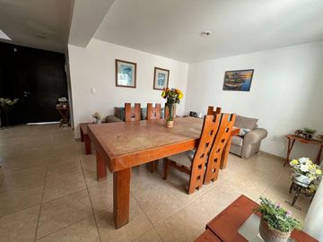 VENTA CASA CON ESTUDIO EN PLANTA BAJA EN JURIQUILLA QUERETARO