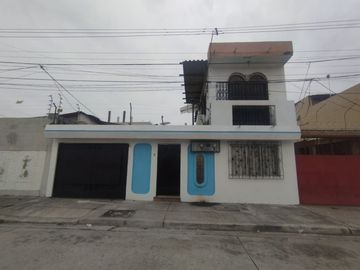VENTA CASA EN LOS ESTEROS SUR DE GUAYAQUIL (VIVI)