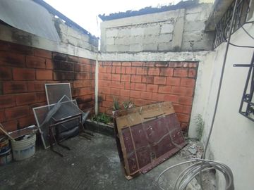 VENTA CASA EN LOS ESTEROS SUR DE GUAYAQUIL (VIVI)