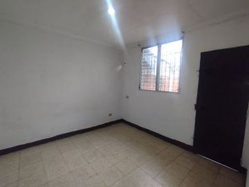 VENTA CASA EN LOS ESTEROS SUR DE GUAYAQUIL (VIVI)