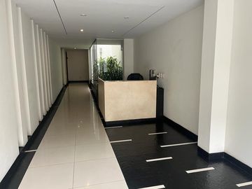 ELEGANTE DÚPLEX DE 5 DORMITORIOS EN ZONA RESIDENCIAL DE CHACARILLA