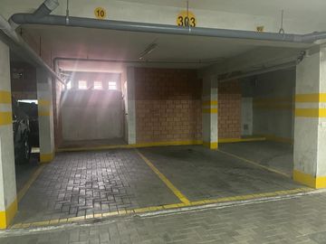 ELEGANTE DÚPLEX DE 5 DORMITORIOS EN ZONA RESIDENCIAL DE CHACARILLA