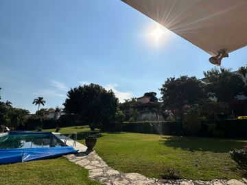 VENTA DE HERMOSA CASA DE 4,000 MTS DE TERRENO EN ZONA RESIDENCIAL DE CUERNAVACA