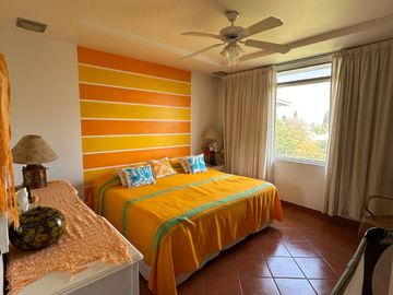 VENTA DE HERMOSA CASA DE 4,000 MTS DE TERRENO EN ZONA RESIDENCIAL DE CUERNAVACA