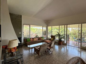 VENTA DE HERMOSA CASA DE 4,000 MTS DE TERRENO EN ZONA RESIDENCIAL DE CUERNAVACA