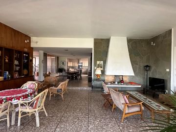 VENTA DE HERMOSA CASA DE 4,000 MTS DE TERRENO EN ZONA RESIDENCIAL DE CUERNAVACA