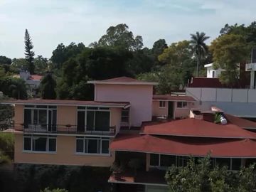 VENTA DE HERMOSA CASA DE 4,000 MTS DE TERRENO EN ZONA RESIDENCIAL DE CUERNAVACA