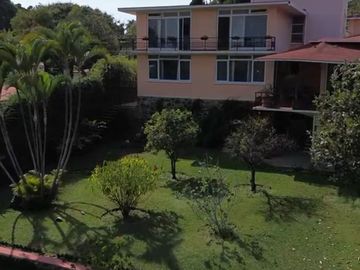 VENTA DE HERMOSA CASA DE 4,000 MTS DE TERRENO EN ZONA RESIDENCIAL DE CUERNAVACA