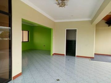 Ready to Move-In 3 Storey 5 Bedroom House walking Distance from Highway in Talisay, Cebu
