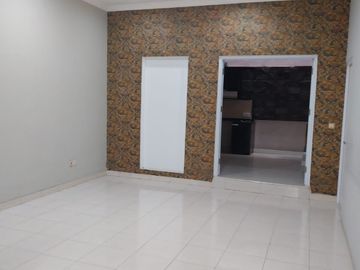 Dijual Rumah di Gading Serpong Siap Huni Hadap Timur Laut Lebar 8