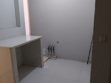 Dijual Rumah di Gading Serpong Siap Huni Hadap Timur Laut Lebar 8