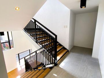 Tagaytay RFO 2Br, 2 T&B with Balcony & Parking Slot @ 8.3 M