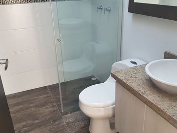 VENTA DE CASA DE 165 M2 EN CONJUNTO EN LA FLORIDA, MANIZALES CALDAS