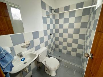 VENTA CASA 3 DORMITORIOS CUMBAYA SECTOR FRANCISCO DE ORELLANA