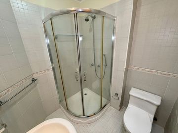VENTA CASA 3 DORMITORIOS CUMBAYA SECTOR FRANCISCO DE ORELLANA