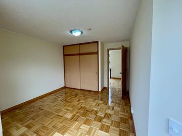 VENTA CASA 3 DORMITORIOS CUMBAYA SECTOR FRANCISCO DE ORELLANA