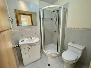 VENTA CASA 3 DORMITORIOS CUMBAYA SECTOR FRANCISCO DE ORELLANA