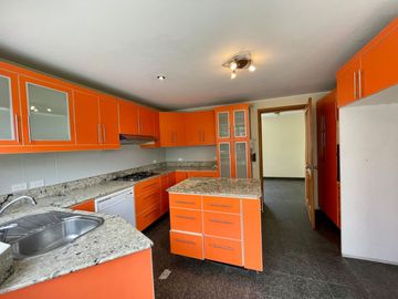 VENTA CASA 3 DORMITORIOS CUMBAYA SECTOR FRANCISCO DE ORELLANA