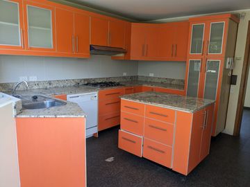 VENTA CASA 3 DORMITORIOS CUMBAYA SECTOR FRANCISCO DE ORELLANA