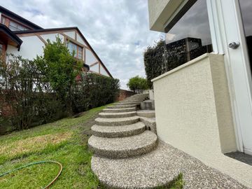VENTA CASA 3 DORMITORIOS CUMBAYA SECTOR FRANCISCO DE ORELLANA