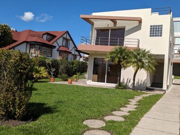VENTA CASA 3 DORMITORIOS CUMBAYA SECTOR FRANCISCO DE ORELLANA
