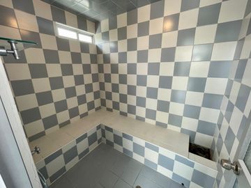 VENTA CASA 3 DORMITORIOS CUMBAYA SECTOR FRANCISCO DE ORELLANA