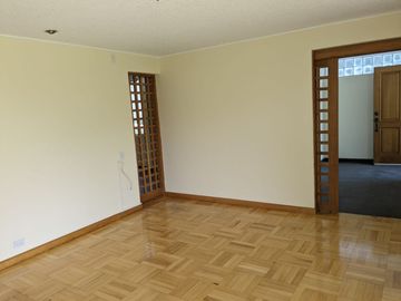 VENTA CASA 3 DORMITORIOS CUMBAYA SECTOR FRANCISCO DE ORELLANA