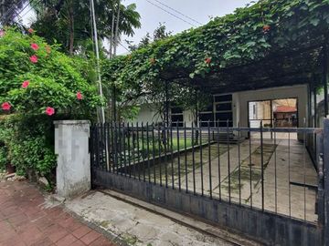 RUMAH at Jl KI MANGUNSARKORO, MENTENG
