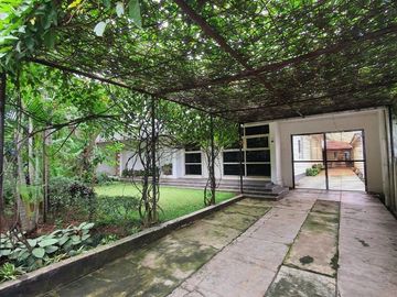 RUMAH at Jl KI MANGUNSARKORO, MENTENG