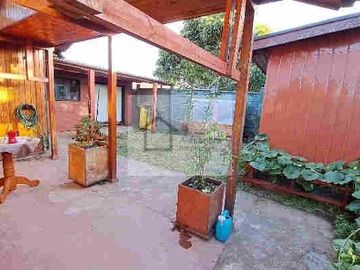 CASA REMODELADA  EN BARRIO RESIDENCIAL DE VALDIVIA Y CERCA DEL HOSPITAL